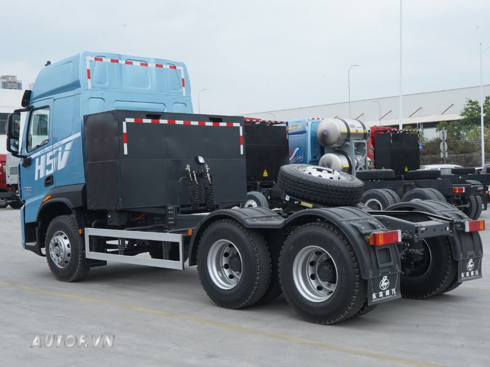 Đầu Kéo Điện Chenglong H5V 400KW